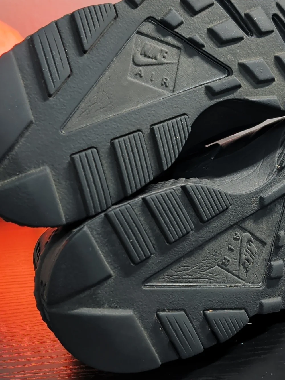 Nike Women’s Air Huarache Run Triple Black Size 8 Sneakers 634835-012